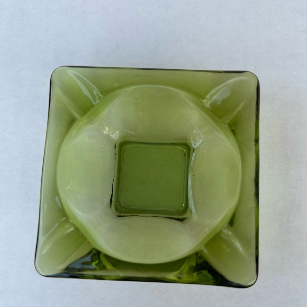 🌟3/$20🌟 Anchor Hocking Green Glass Ashtray Vintage